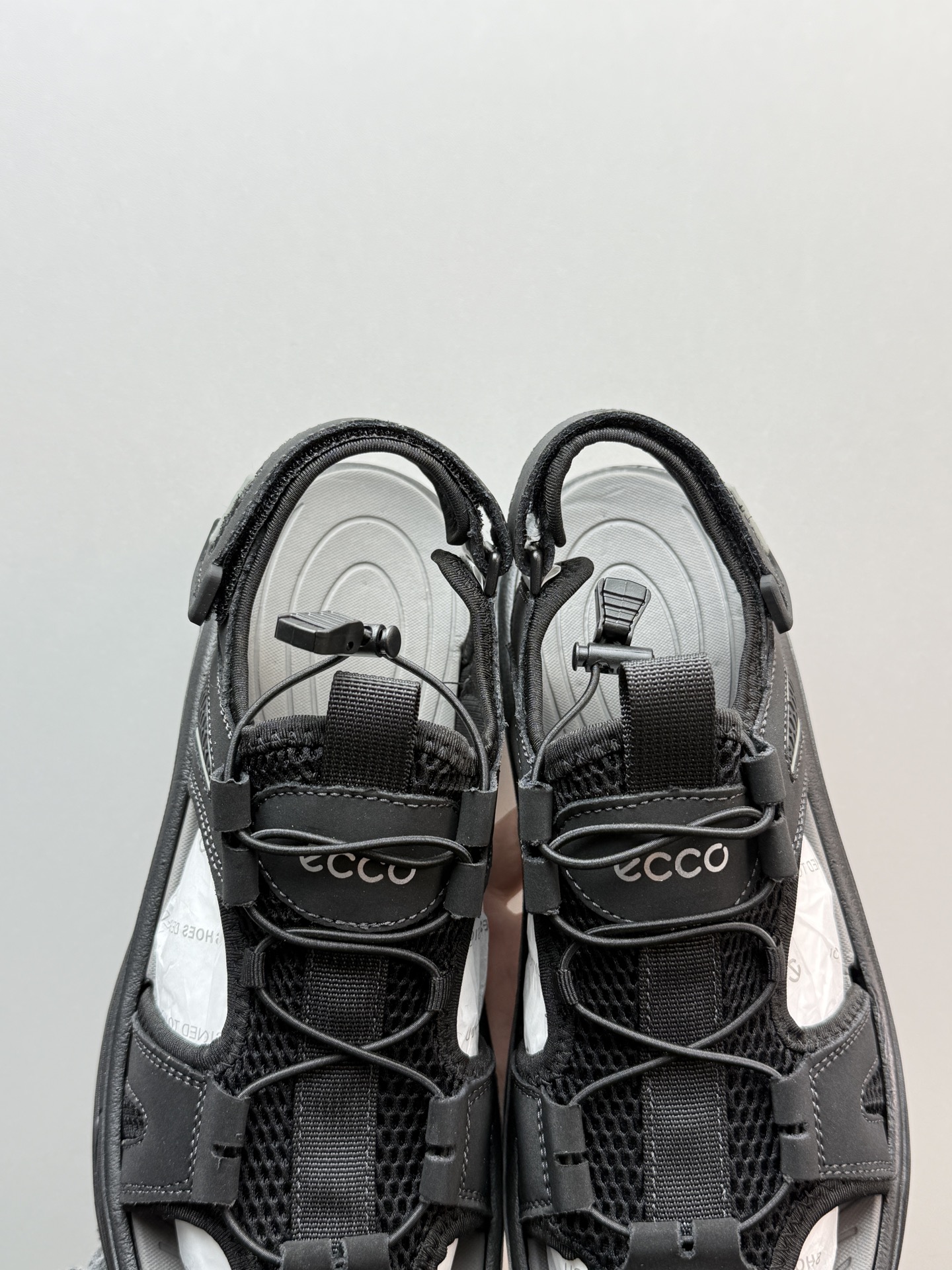 Ecco Men's Toe-Protective Hollow Breathable Outdoor Casual Thick-Sole Sandals