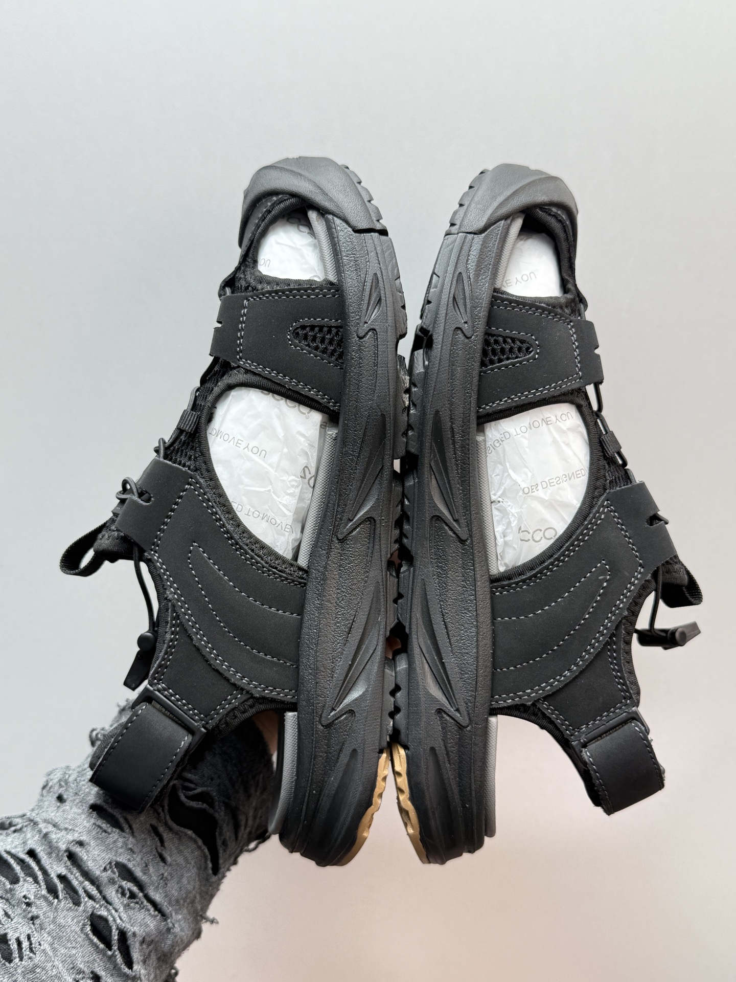 Ecco Men's Toe-Protective Hollow Breathable Outdoor Casual Thick-Sole Sandals