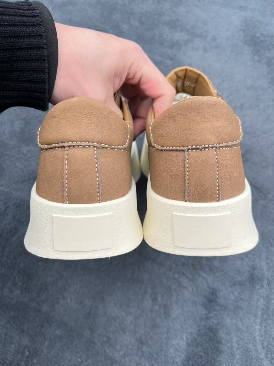 	ECCO Genuine Leather Thick-Sole Comfortable Women's Casual Sneakers