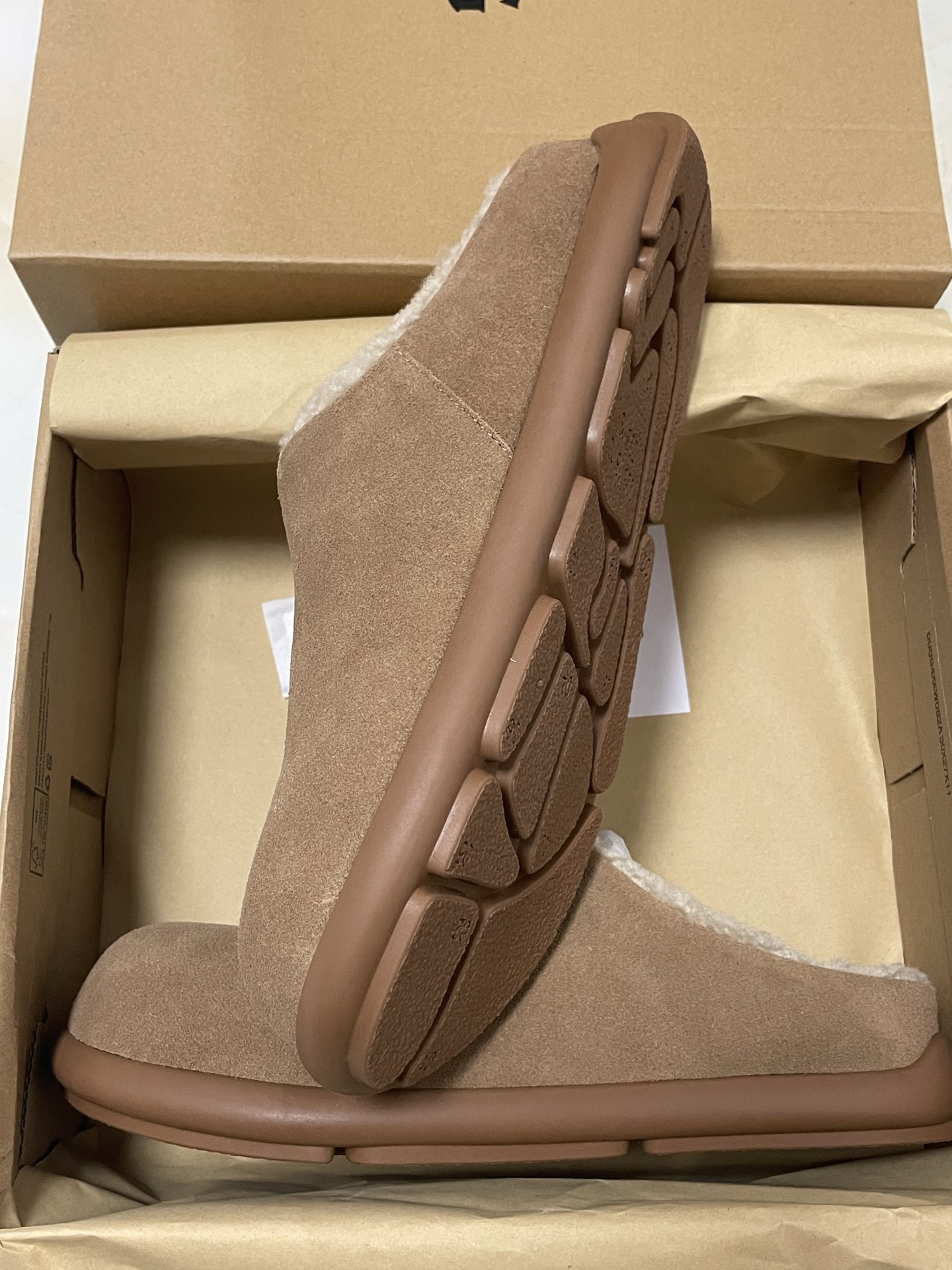 UGG Little Potato Sheepskin Fur Lined Toe-Protective Non-Slip Thick-Sole Mule Slippers