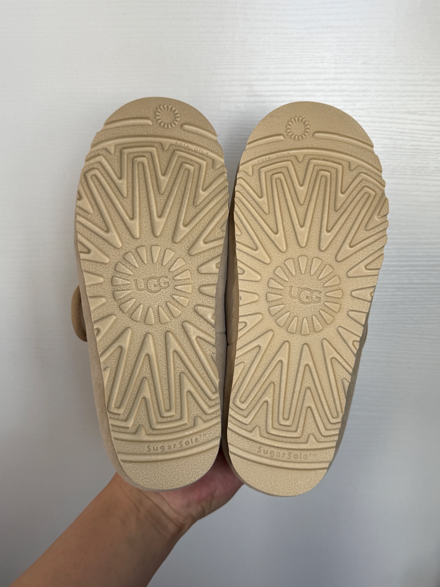 UGG Mary Jane Style Sheepskin Lined Thick-Soled Slip-On Boots