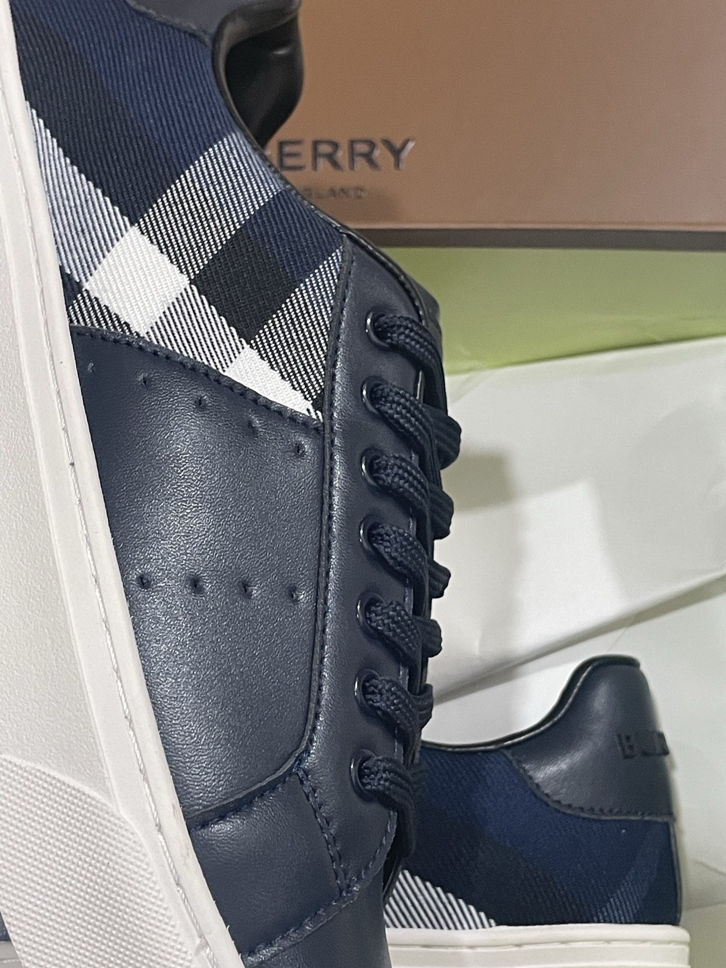 Burberry Check Terrace Navy Check Casual Sneakers