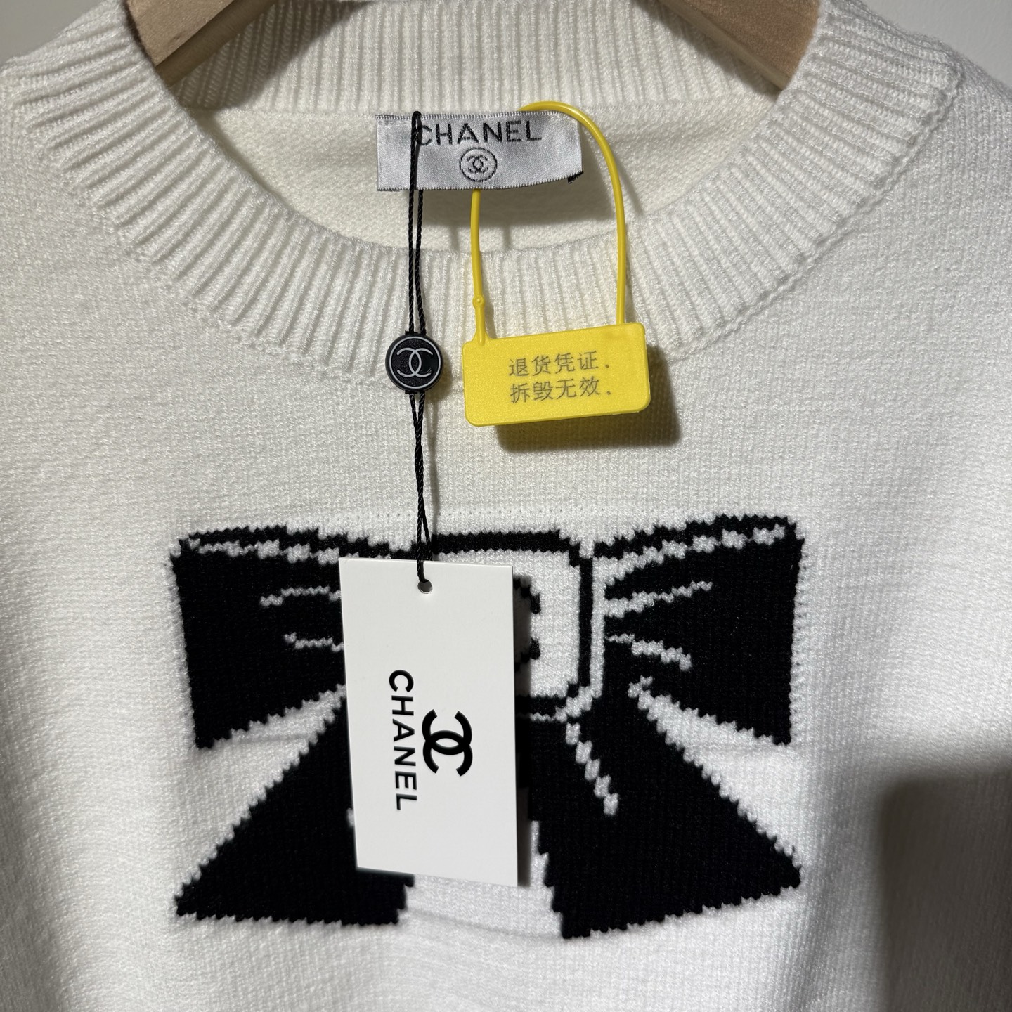 Chanel Knitwear - Ski Collection with Double C & Bow Detail