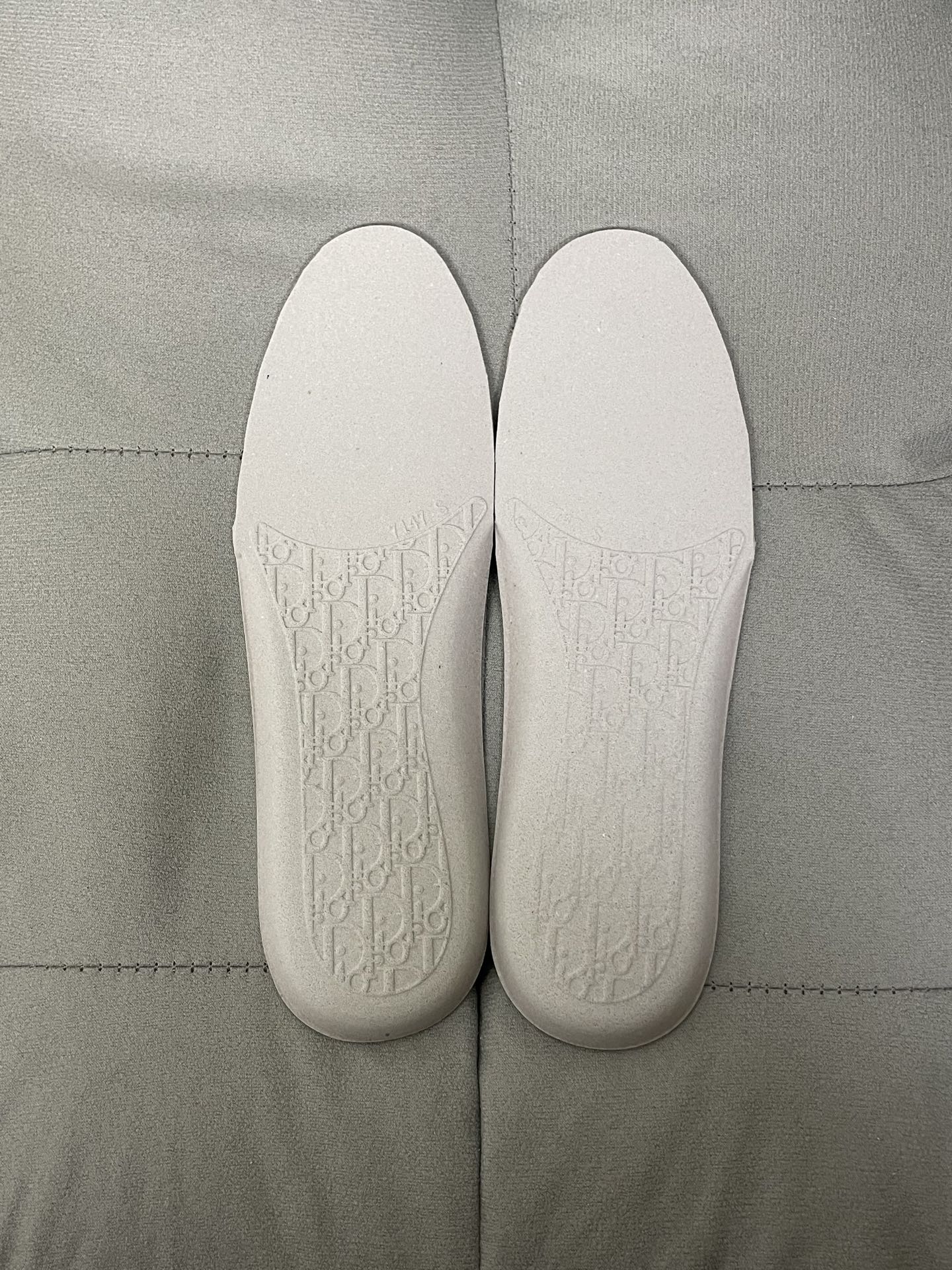 Dior D-Connect Retro Casual Sneakers