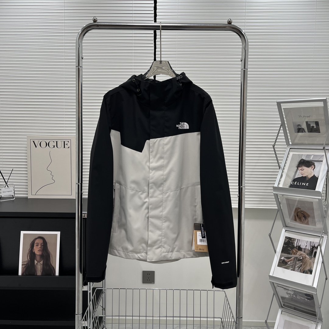 The North Face Color-Block Rain Jacket - Unisex