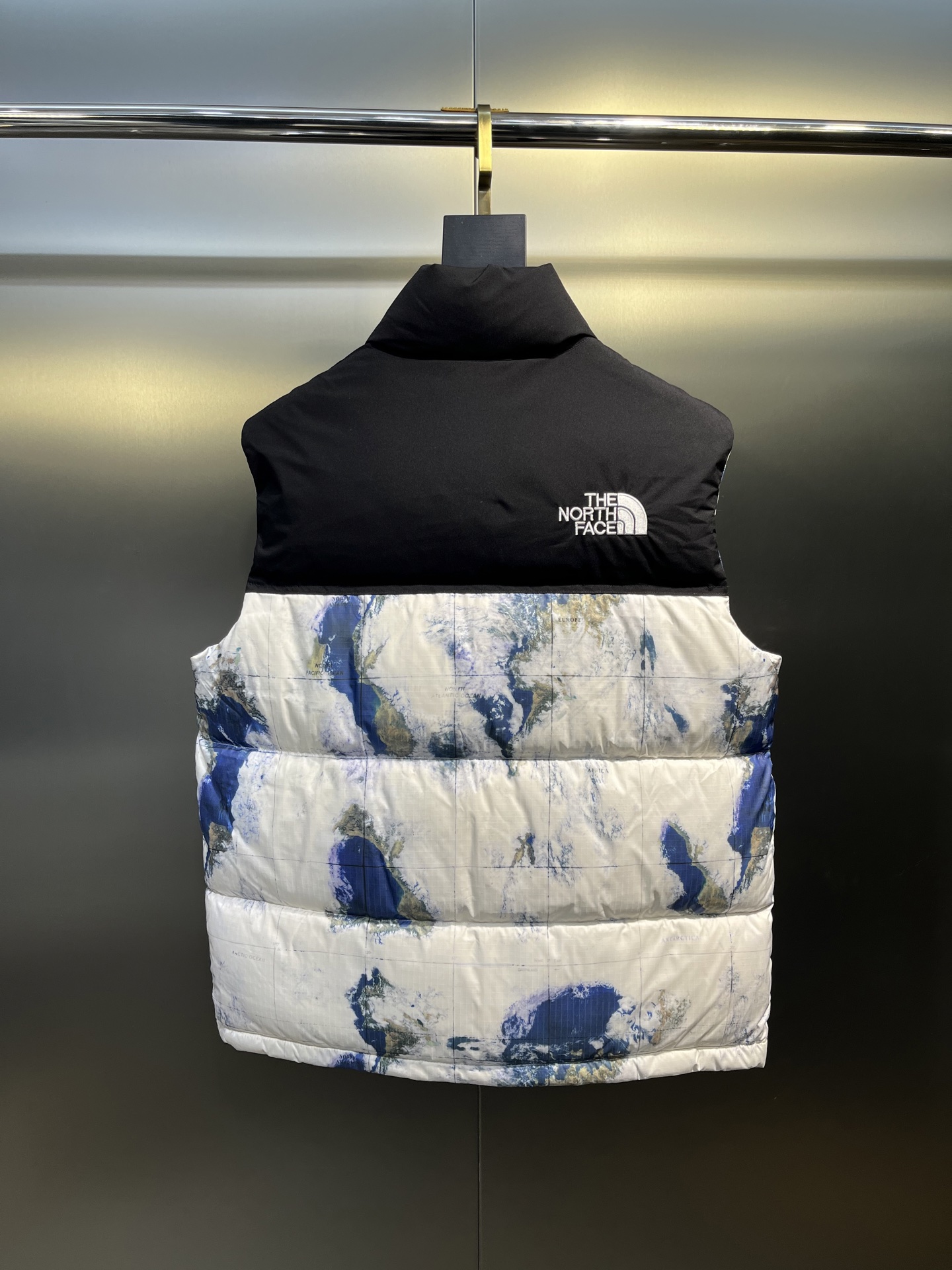 The North Face Unisex Large Plaid Thickened Down Vest - Winter Warm, Lightweight Insulated, Water-Resistant