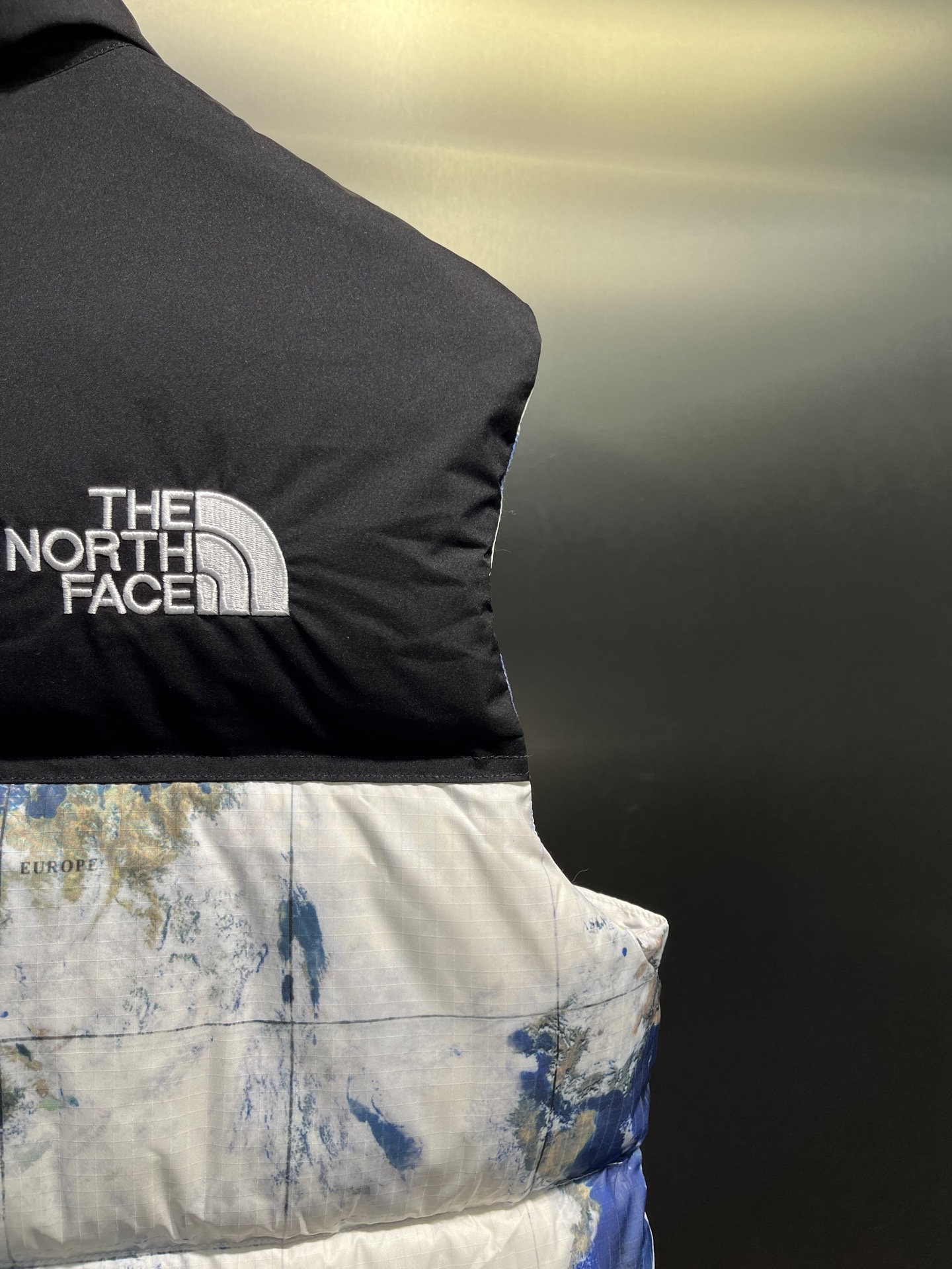 The North Face Unisex Large Plaid Thickened Down Vest - Winter Warm, Lightweight Insulated, Water-Resistant