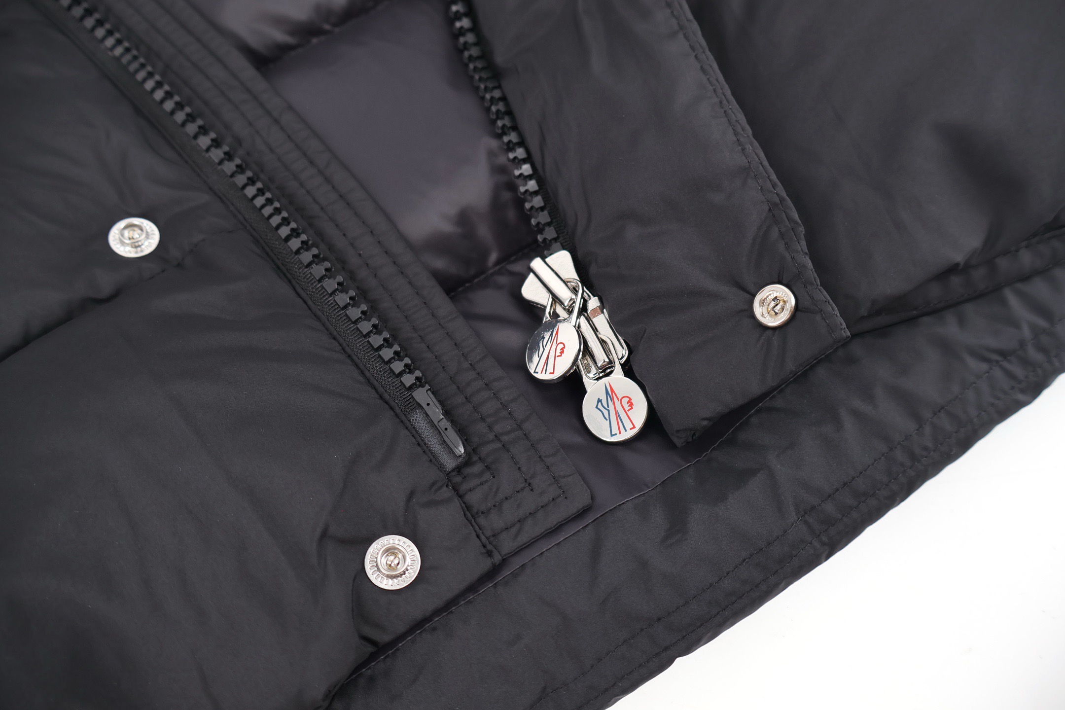 Moncler Maya Winter Down Jacket - Matte Finish, Premium Goose Down Filling, Windproof Polyester Shell