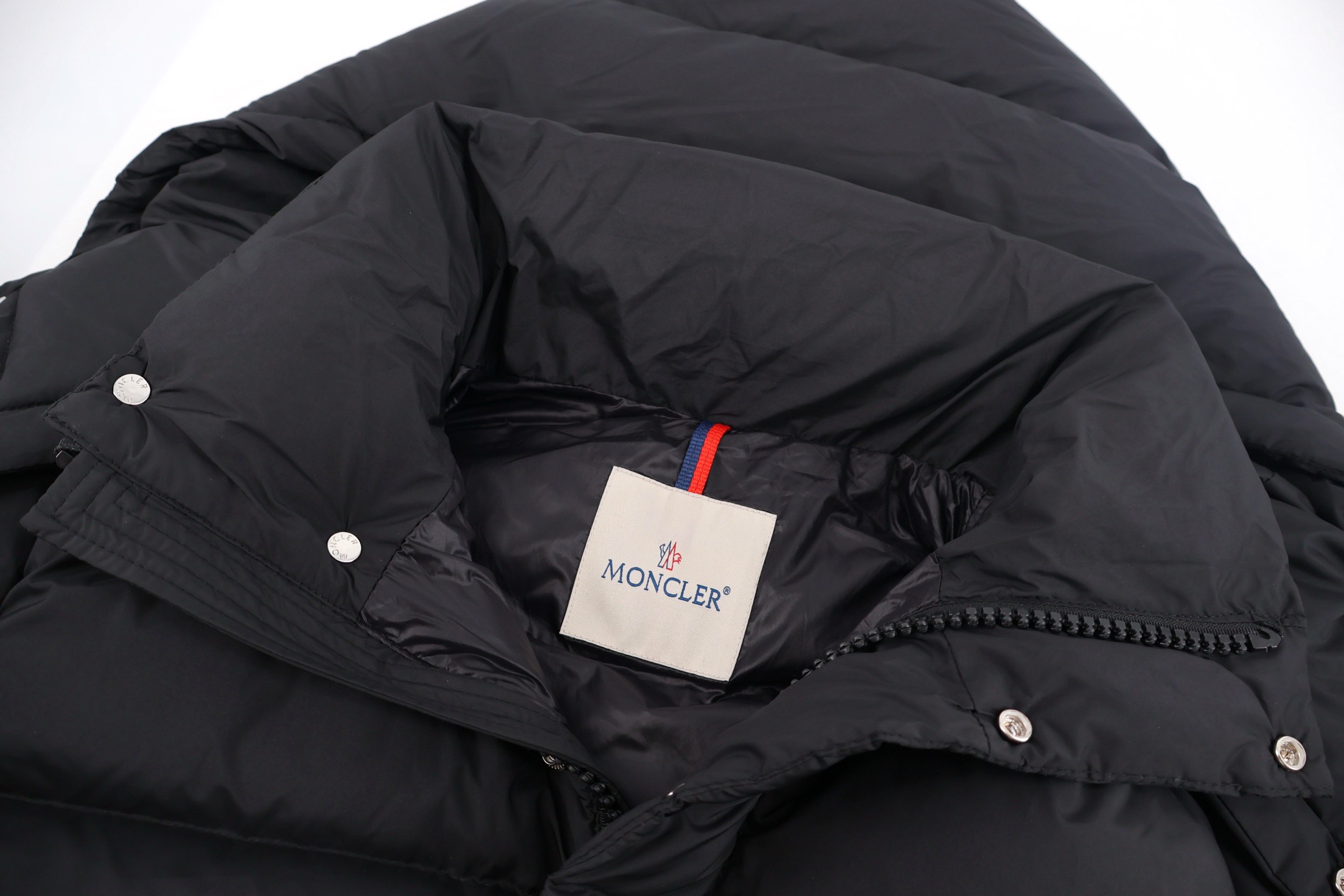 Moncler Maya Winter Down Jacket - Matte Finish, Premium Goose Down Filling, Windproof Polyester Shell
