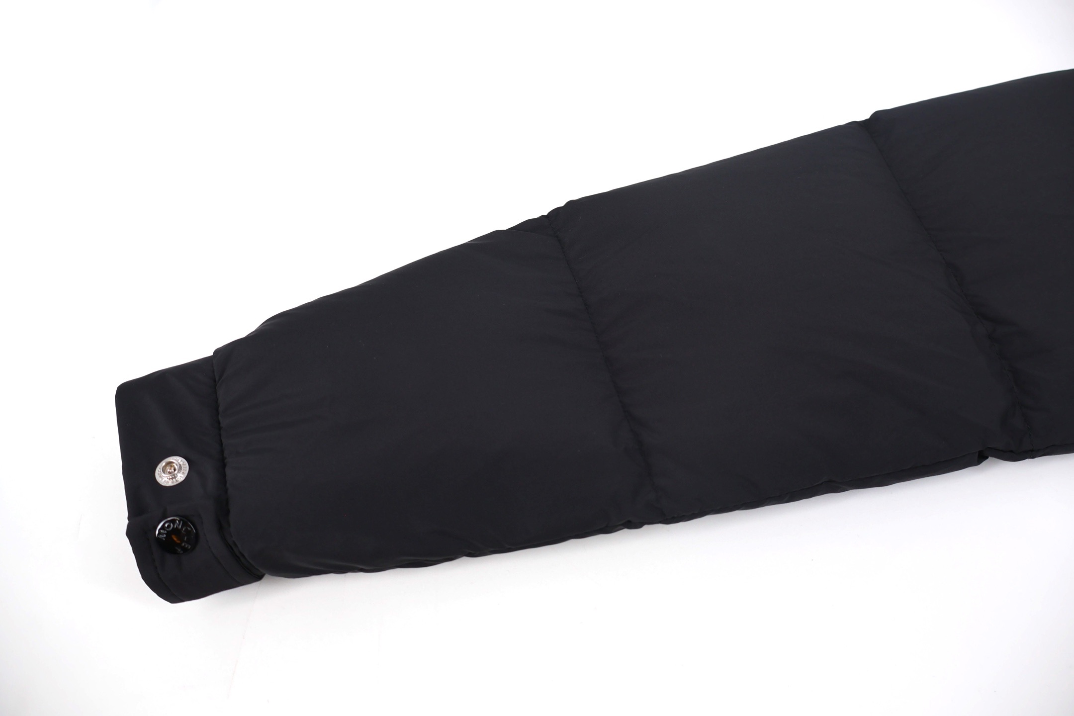 Moncler Maya Winter Down Jacket - Matte Finish, Premium Goose Down Filling, Windproof Polyester Shell