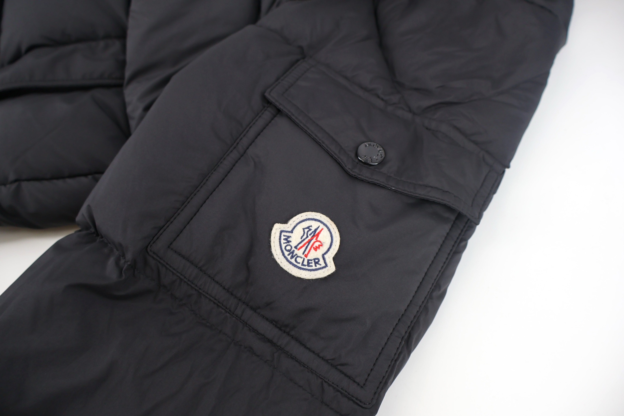 Moncler Maya Winter Down Jacket - Matte Finish, Premium Goose Down Filling, Windproof Polyester Shell