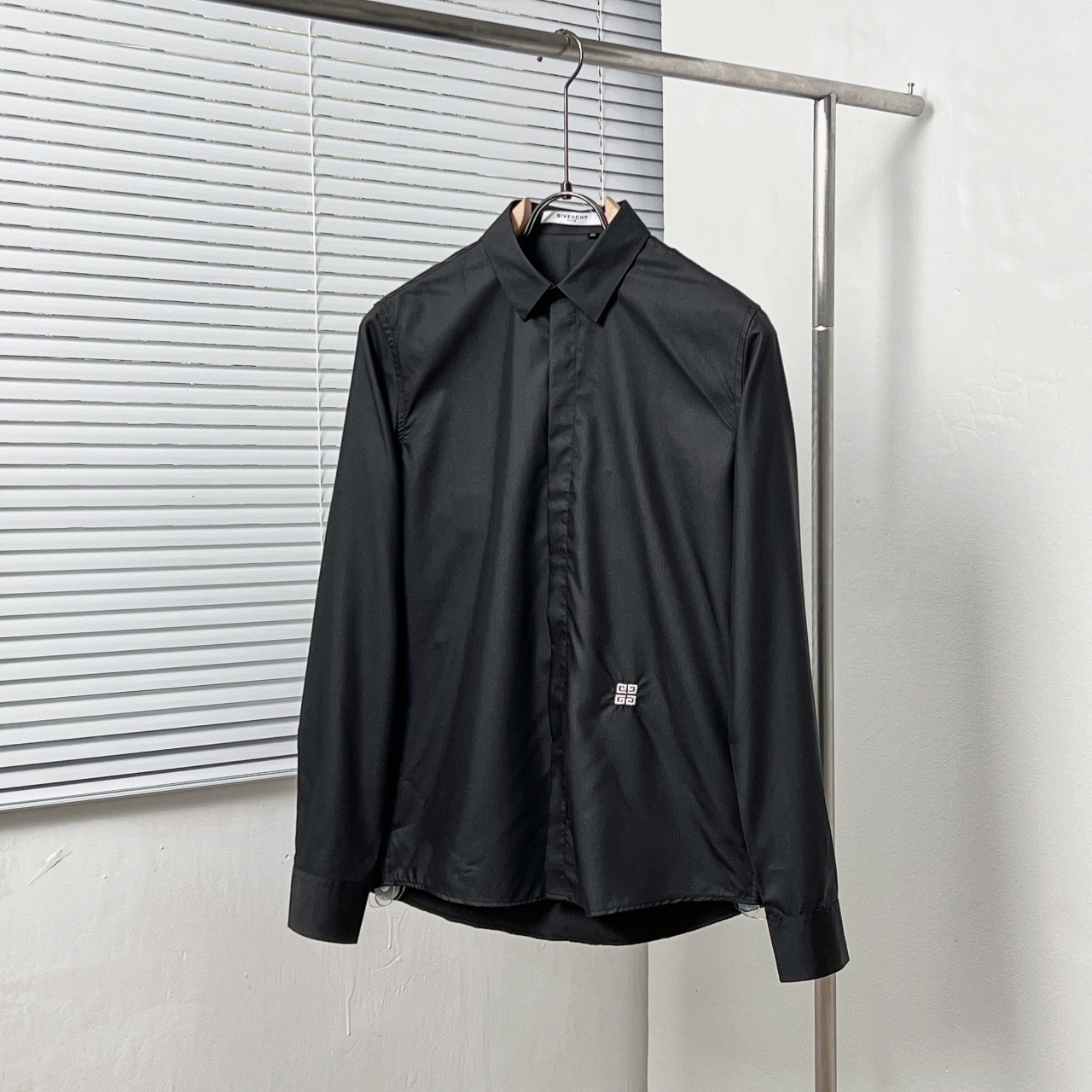 Givenchy Color-Blocked Waistline Classic Logo Embroidered Shirt
