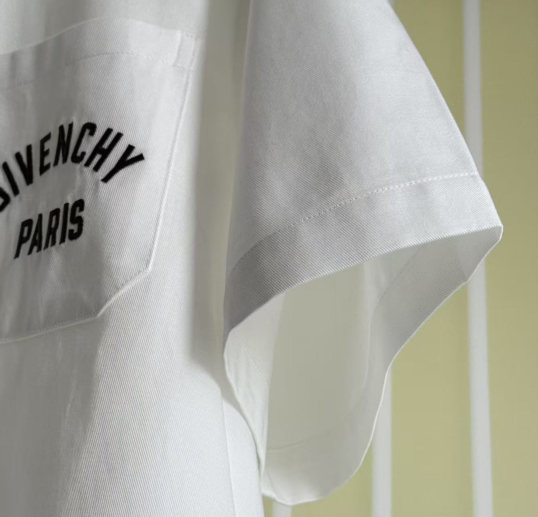 GIVENCHY Logo Print Breathable Lightweight Short-Sleeve Shirt