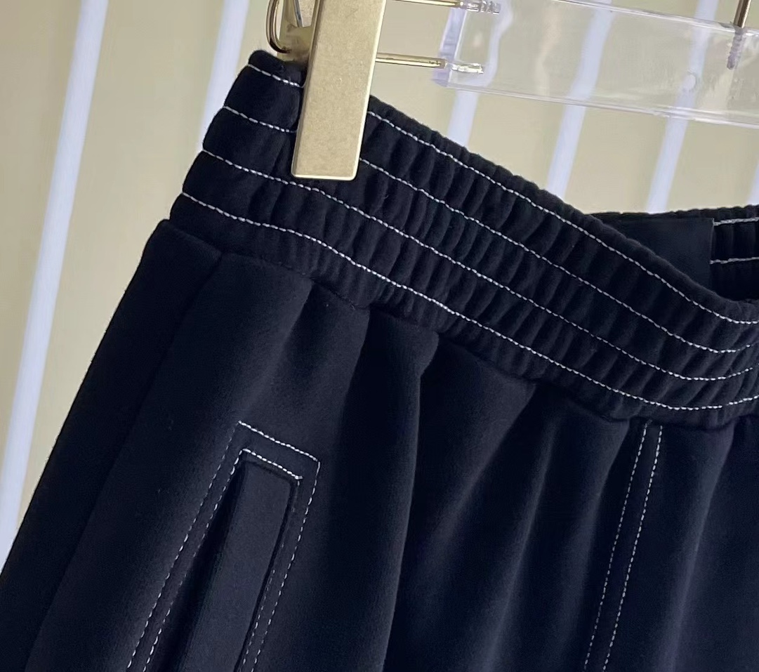 Givenchy 4G Logo Contrast-Stitch Shorts