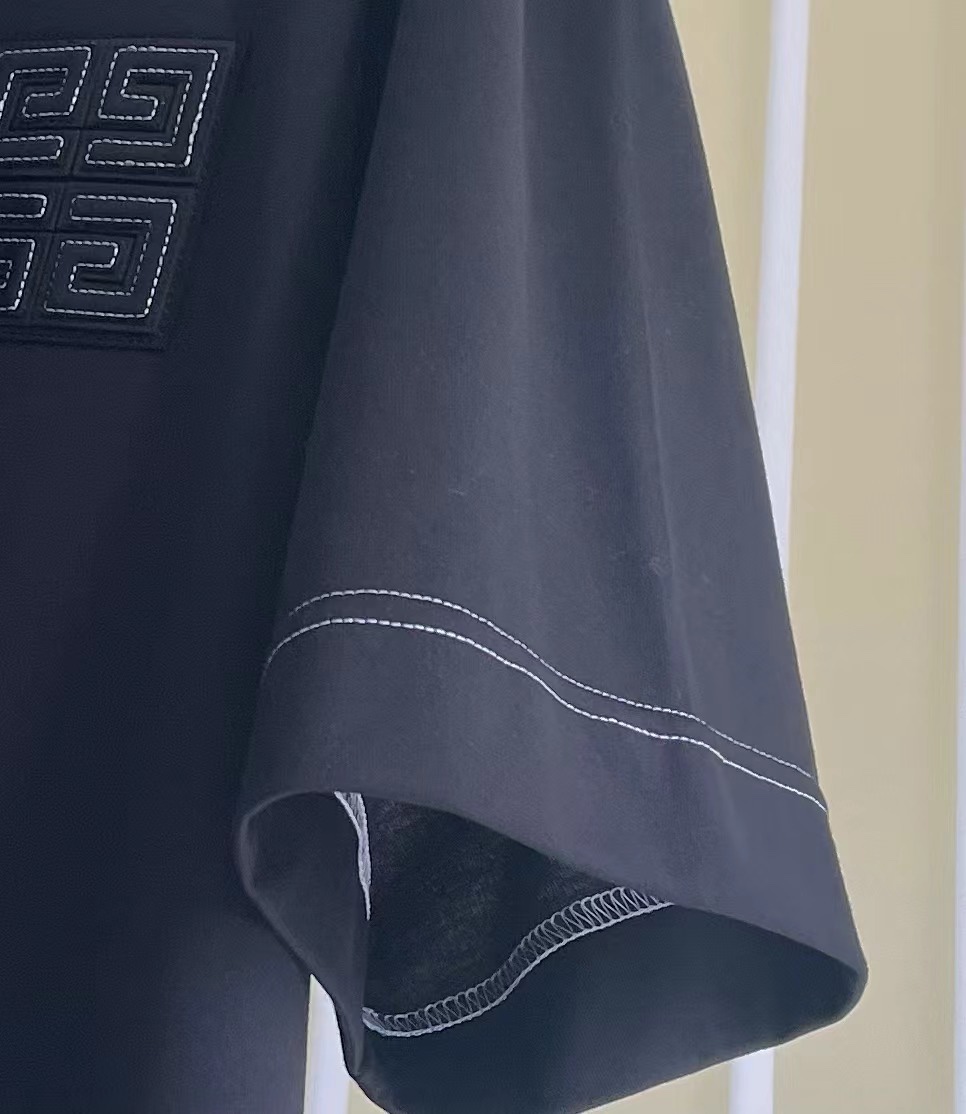 Givenchy 4G Logo Contrast-Stitch T-Shirt