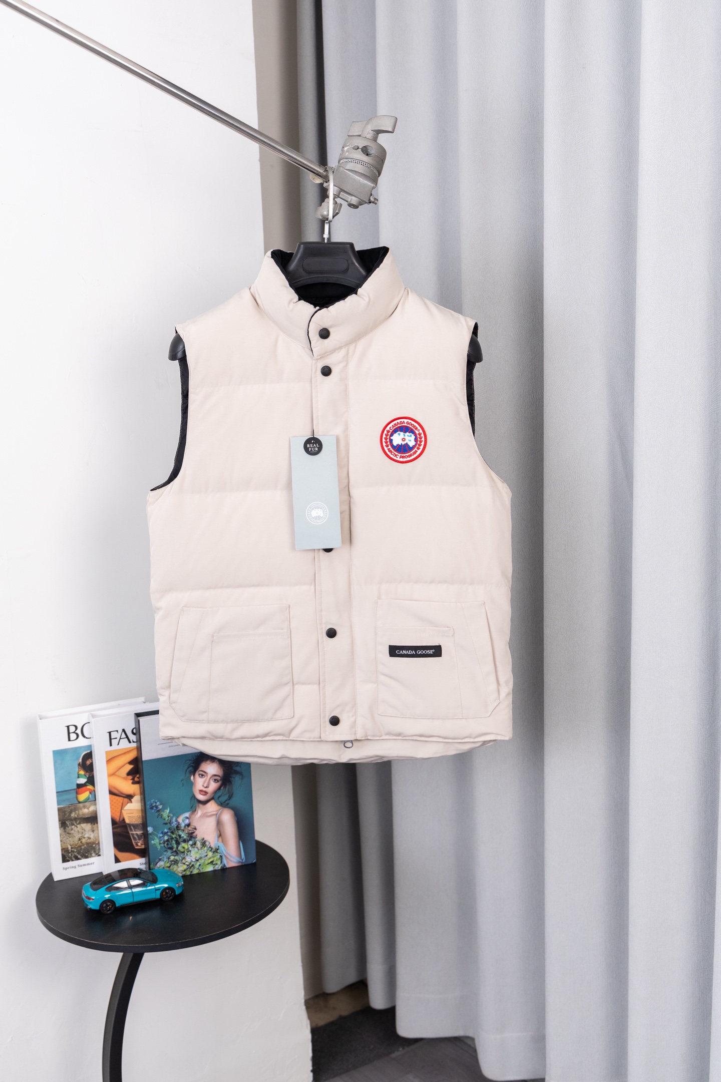 Canada Goose Stand-Collar Multi-Pocket Warm Down Vest