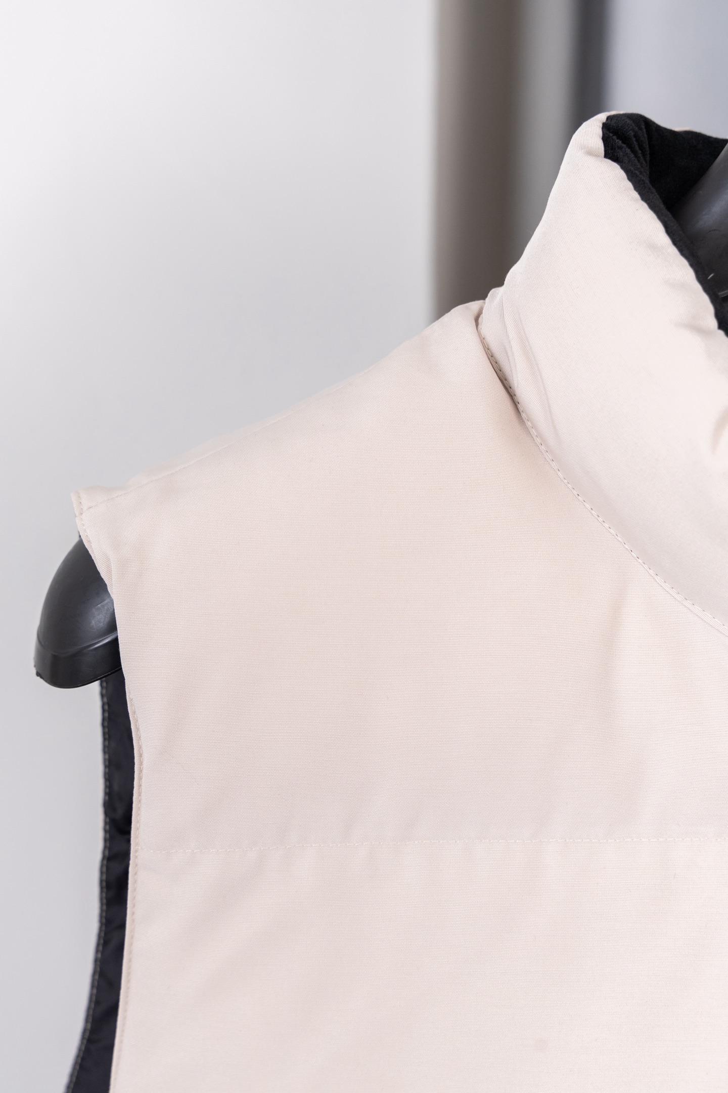 Canada Goose Stand-Collar Multi-Pocket Warm Down Vest