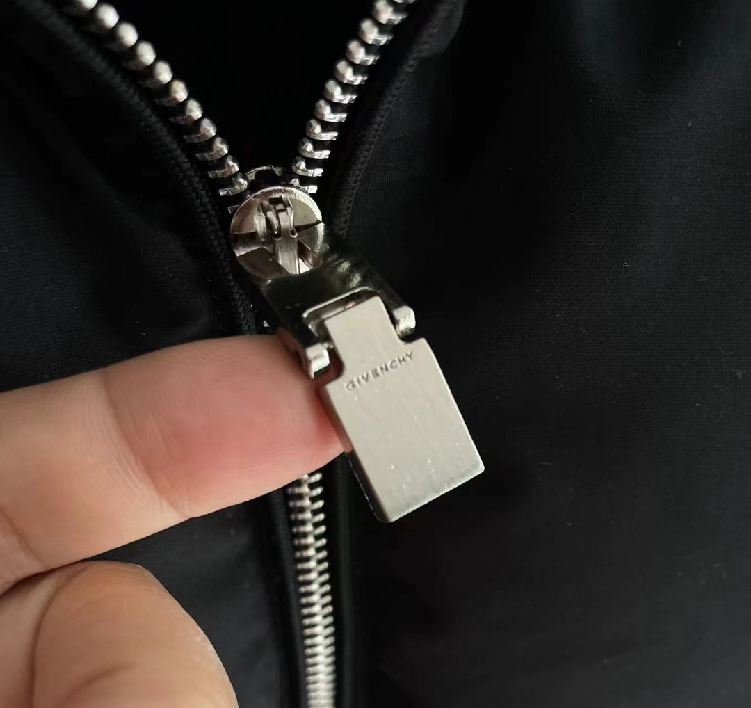 Givenchy 4G Buckle Puffer Vest