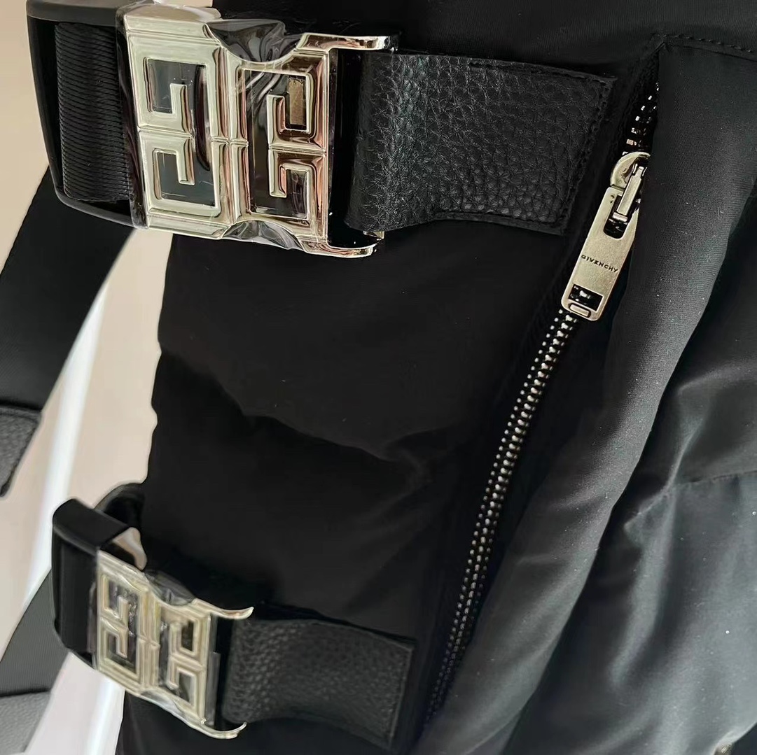 Givenchy 4G Buckle Puffer Vest
