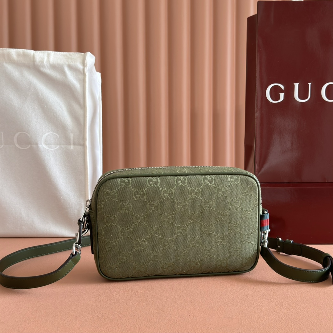 Gucci Model: 834802 Dimensions: 23.5 cm (width) x 15 cm (height) x 5 cm (depth) Weight: Approx. 0.4 kg Color: Forest Green Fabric