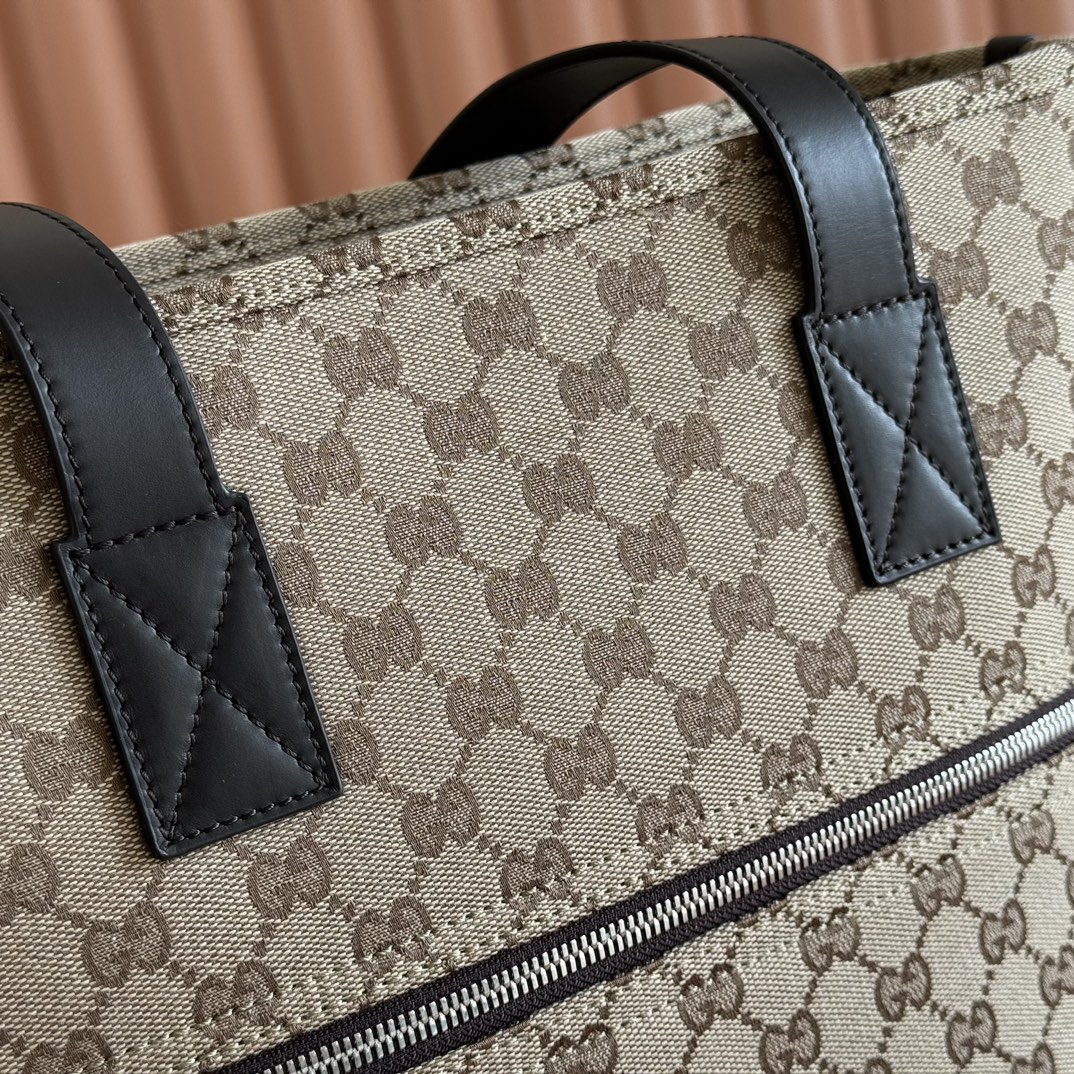 Gucci Model: 834796 Dimensions: 32 cm (width) x 36 cm (height) x 12 cm (depth) Weight: Approximately 0.9 kg Color: Apricot Brown