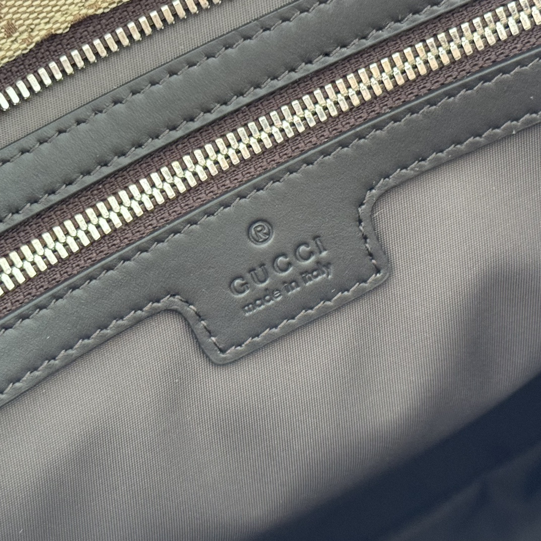 Gucci Model: 834796 Dimensions: 32 cm (width) x 36 cm (height) x 12 cm (depth) Weight: Approximately 0.9 kg Color: Apricot Brown