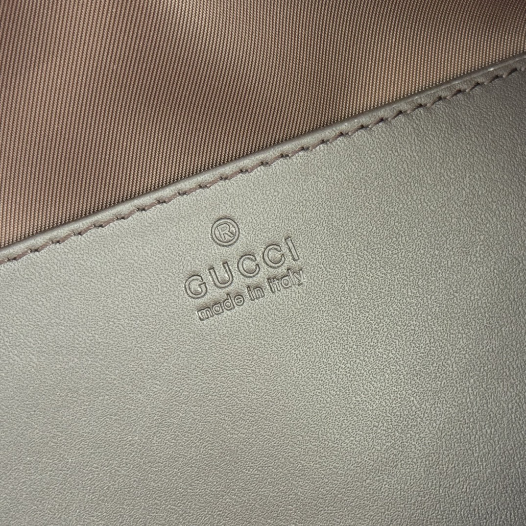 Gucci Pre-Fall 2025 Men's Bag Selection Model: 834455 Dimensions: 30 cm (W) x 16 cm (H) x 16 cm (D) Weight: Approx. 0.6 kg Color: Apricot Brown