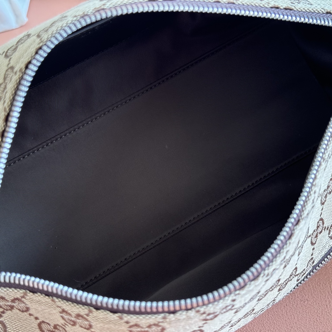 Gucci Pre-Fall 2025 Men's Bag Selection Model: 834455 Dimensions: 30 cm (W) x 16 cm (H) x 16 cm (D) Weight: Approx. 0.6 kg Color: Apricot Brown