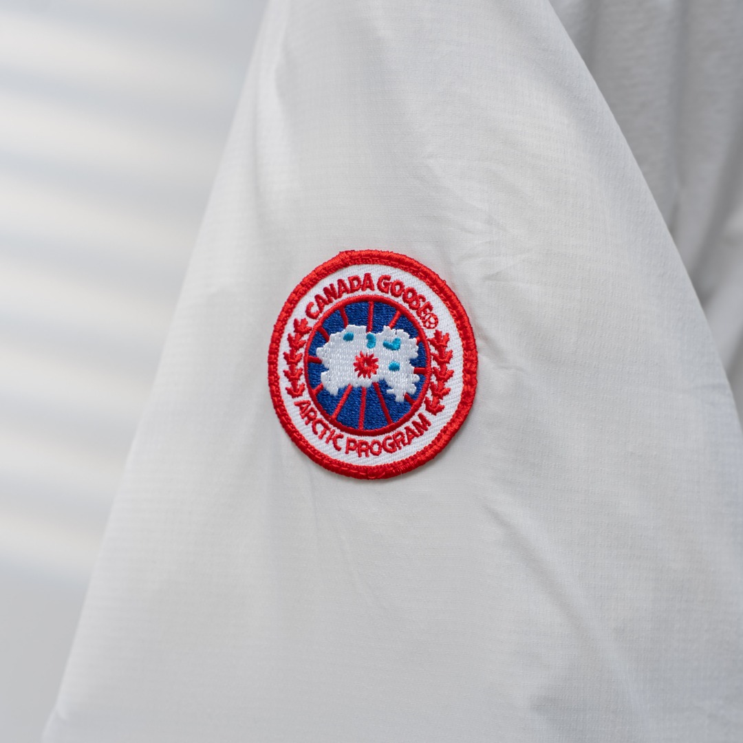 Canada Goose 5079 Single-Zip Sleeve Badge Stand Collar Down Jacket