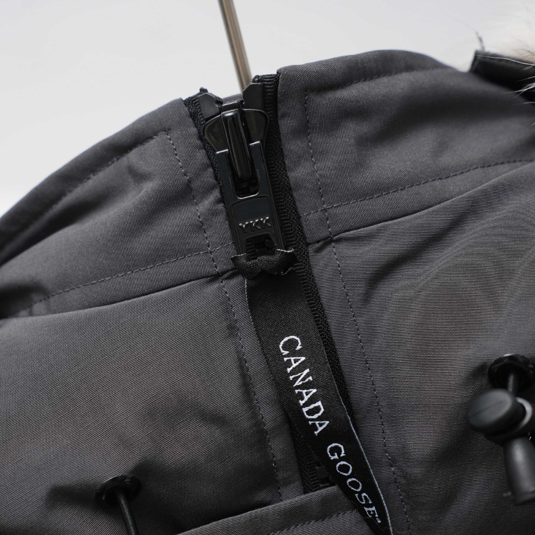 Canada Goose 01 Pilot Hooded Down Jacket