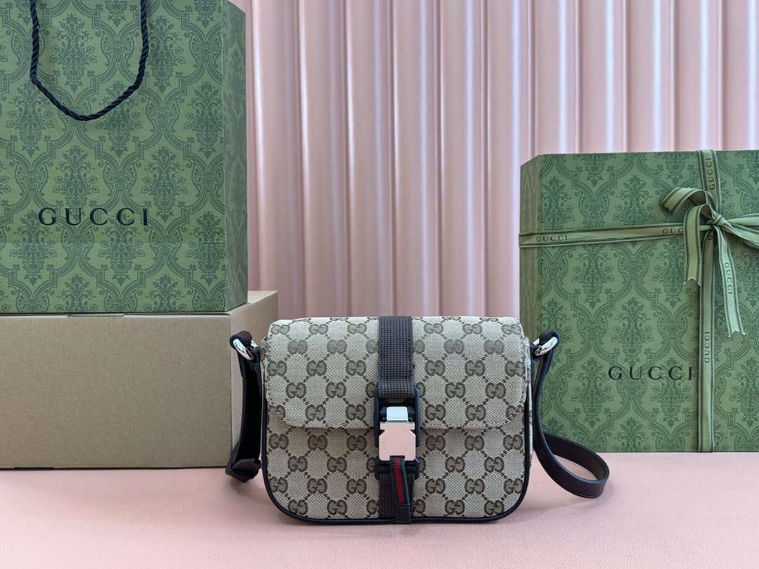Gucci Mini GG Crossbody Bag 802100 Mini Dimensions: 20 cm (W) x 14 cm (H) x 6.5 cm (D) Weight: Approx. 0.436 kg