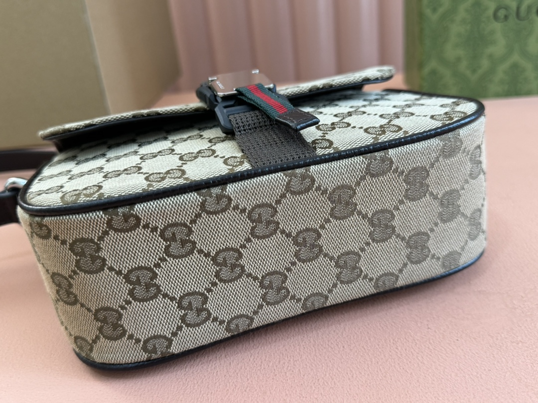 Gucci Mini GG Crossbody Bag 802100 Mini Dimensions: 20 cm (W) x 14 cm (H) x 6.5 cm (D) Weight: Approx. 0.436 kg