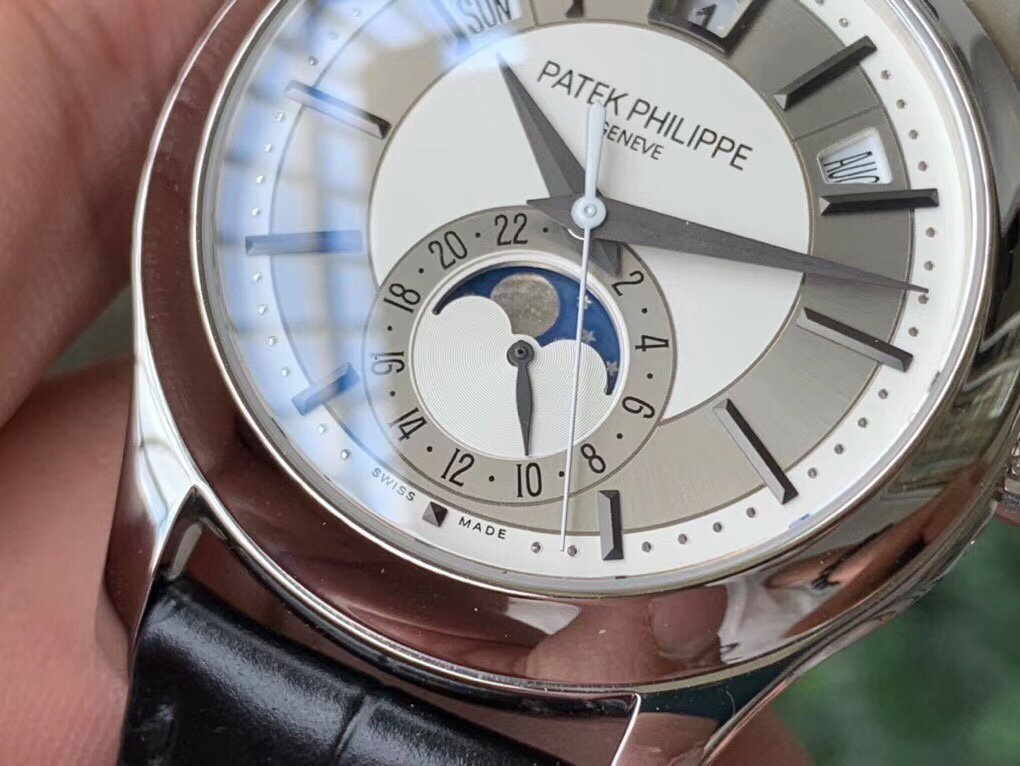 Patek Philippe 5205G-013