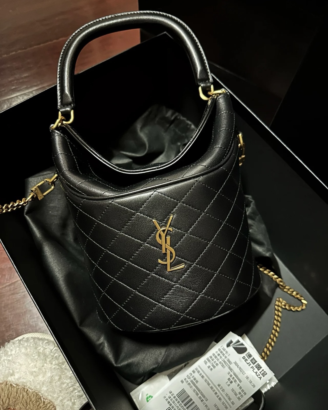 YSL Gaby Handle Bucket Bag 763961M Dimensions: 19x17x15cm