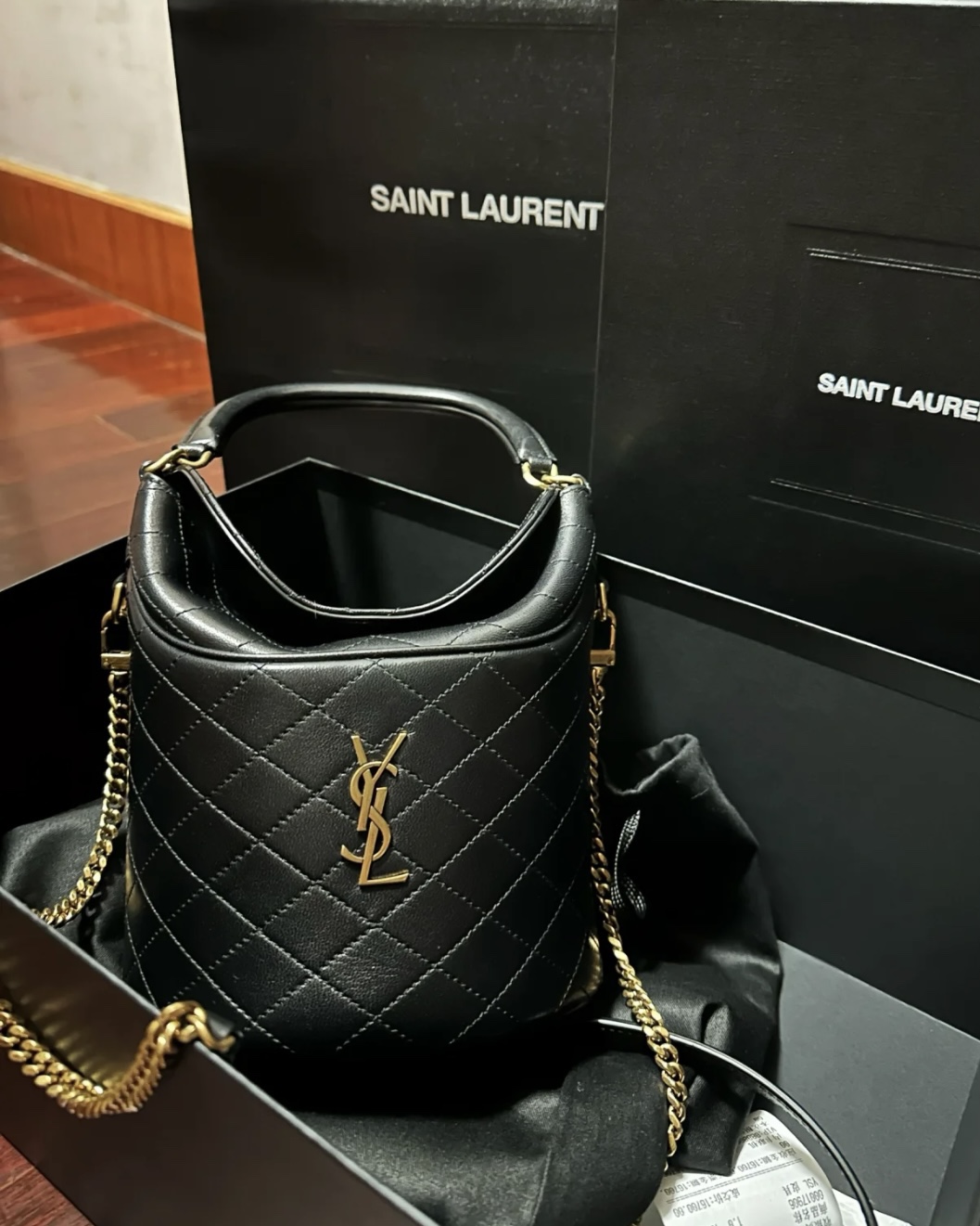YSL Gaby Handle Bucket Bag 763961M Dimensions: 19x17x15cm