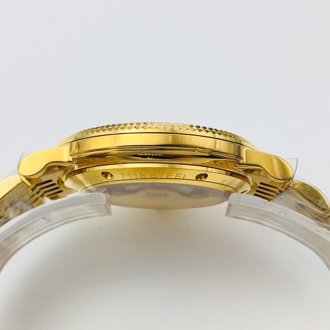 Patek Philippe Calatrava series 5120/1J-001