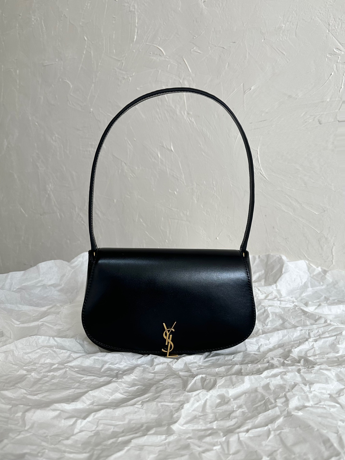 YSL Voltaire Underarm Bag Black Gold   779642m Dimensions: 21×11×4.5cm