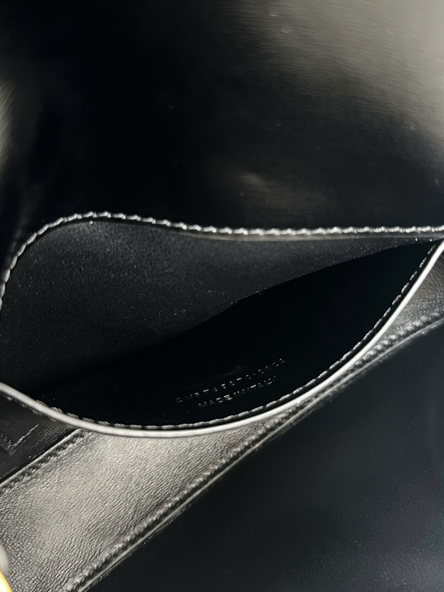 YSL Voltaire Underarm Bag Black Gold   779642m Dimensions: 21×11×4.5cm