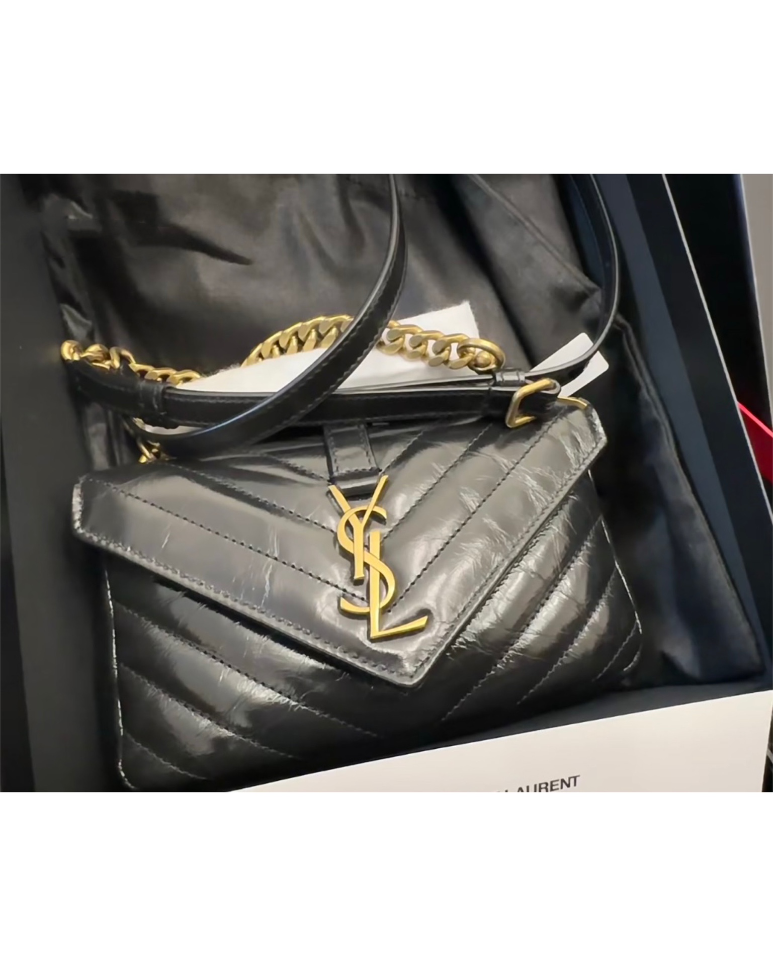 YSL    Mini College Oil-Waxed Leather Chain Messenger Bag 779430m Dimensions: 20x13x3cm