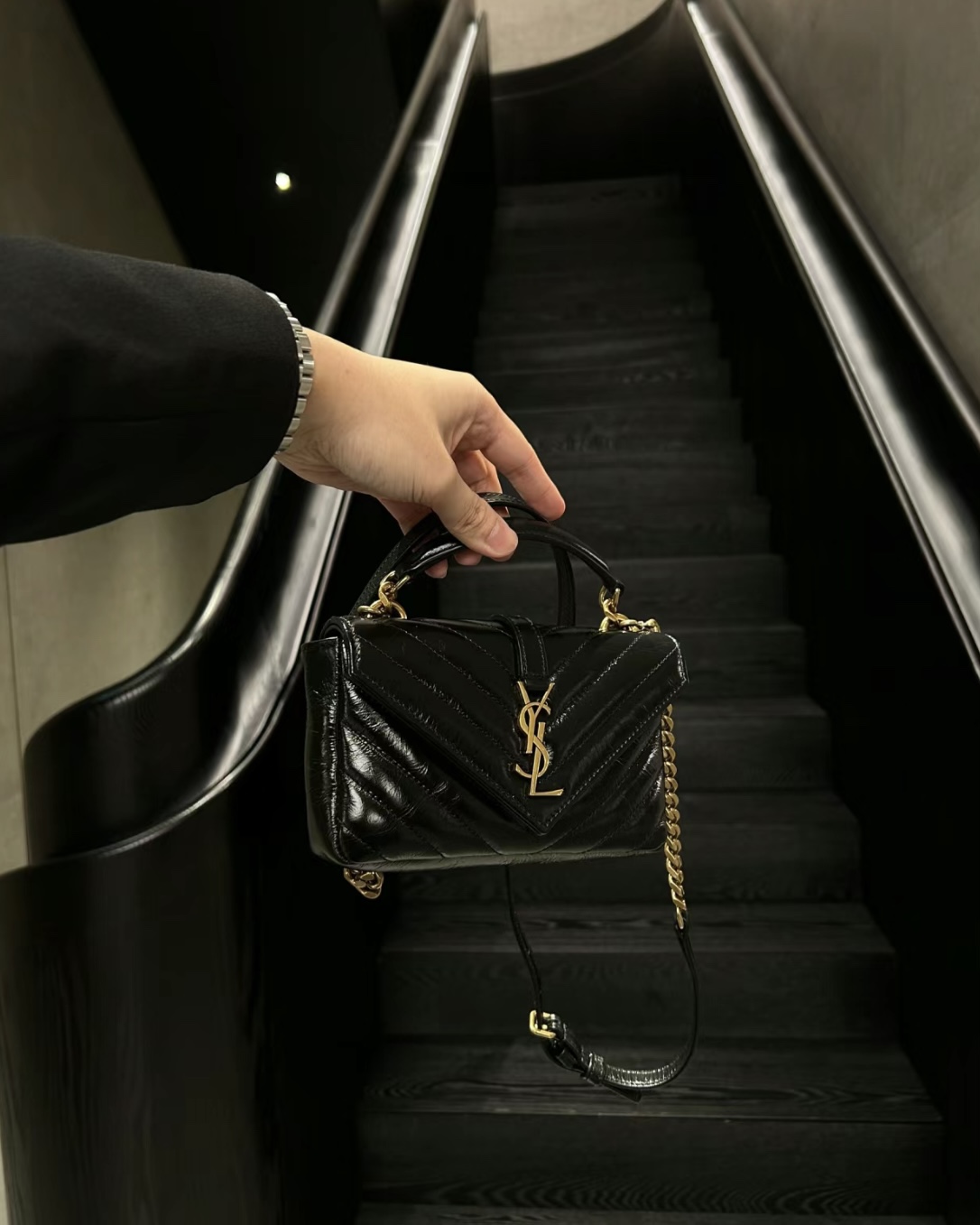 YSL    Mini College Oil-Waxed Leather Chain Messenger Bag 779430m Dimensions: 20x13x3cm