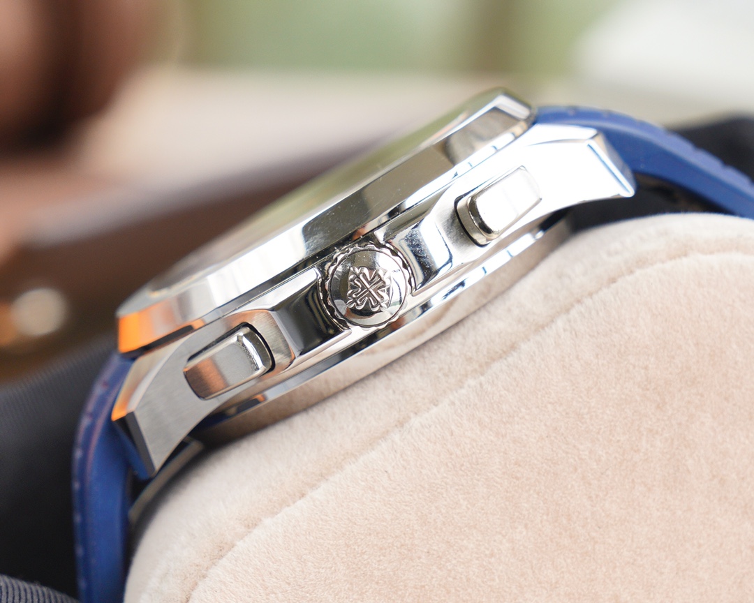 Patek Philippe Aquanaut Series 5968A-001