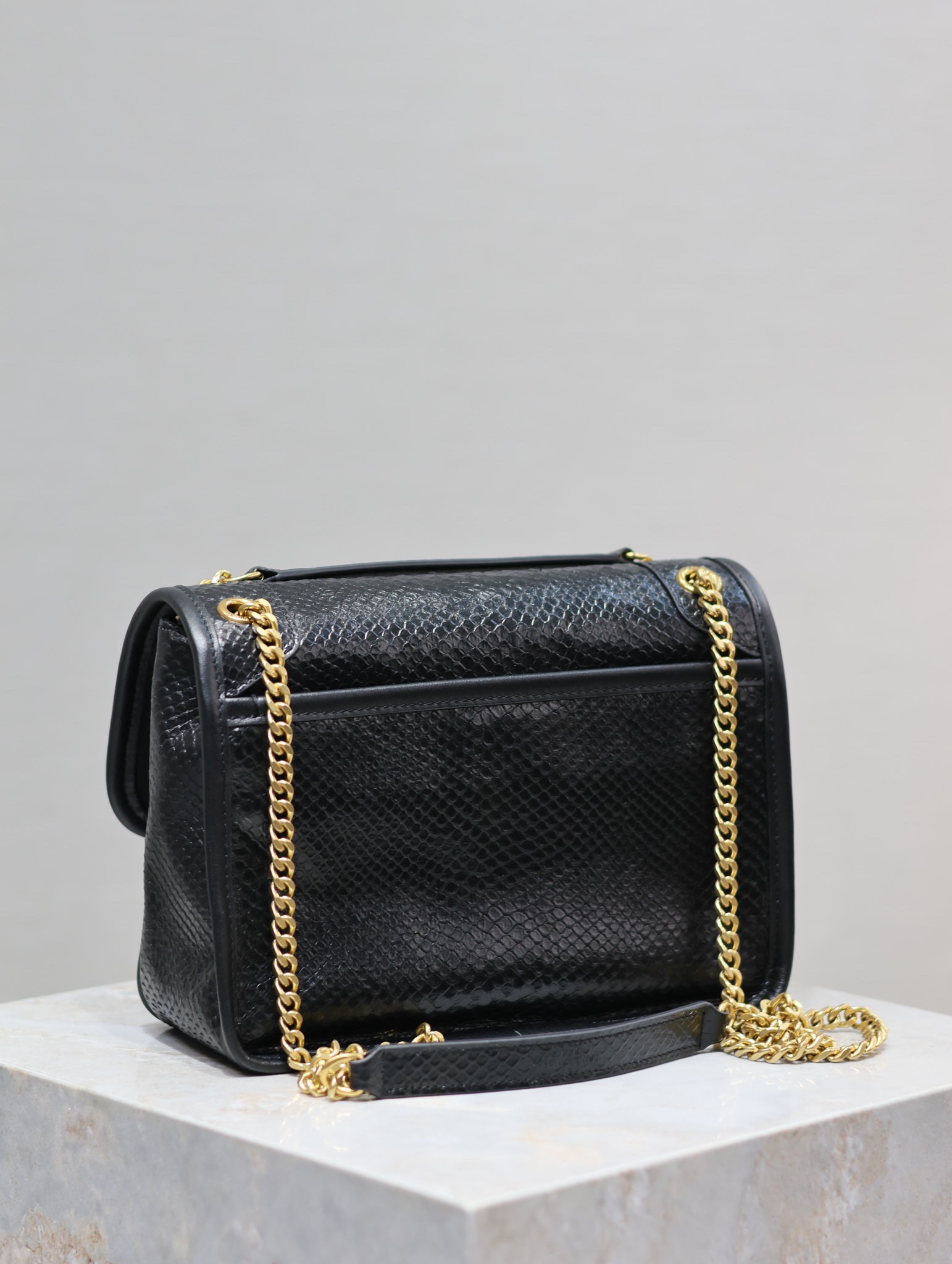 YSL Niki 22cm Black Snake-Print Calfskin with Gold Buckle Style Number: 633151 Dimensions: 22 × 16.5 × 12 cm