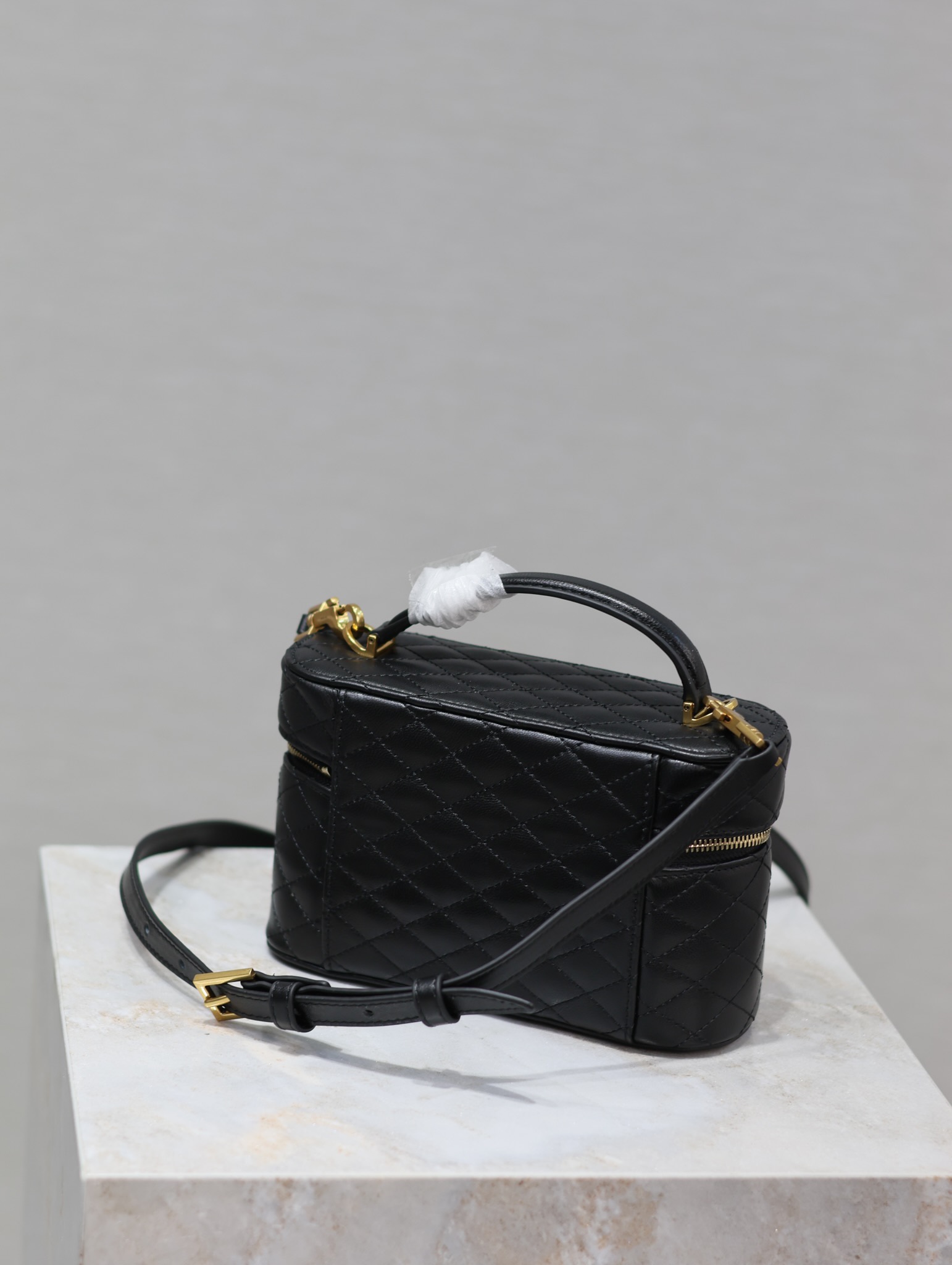 YSL【Black】 GABY MINI Box Bag Style No.: 766731 Dimensions: 18x11x6.5cm