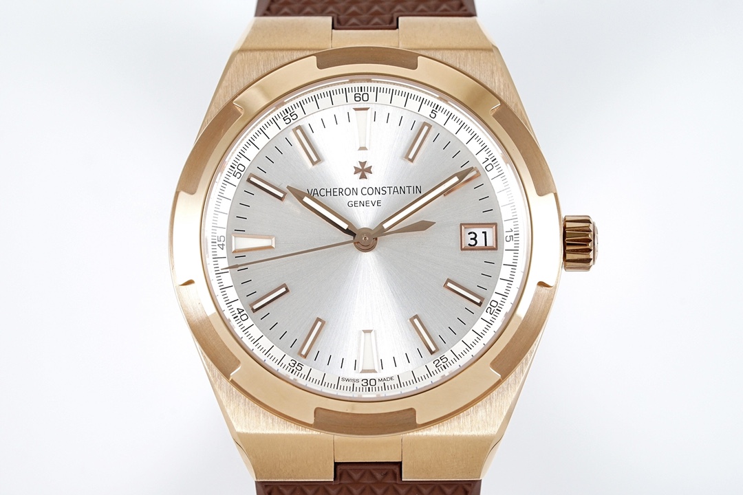 Vacheron Constantin Overseas - 18K Rose Gold, Rubber Strap, Date Display, Silver Dial Case Diameter 41mm