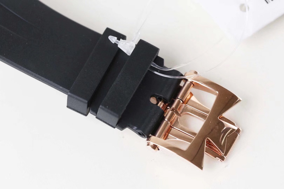 Vacheron Constantin Overseas Watch - 18K Rose Gold Case, Black Rubber Strap, Automatic Antimagnetic Movement, Black Dial with Date  Diameter 42mm x Thickness 9.7mm