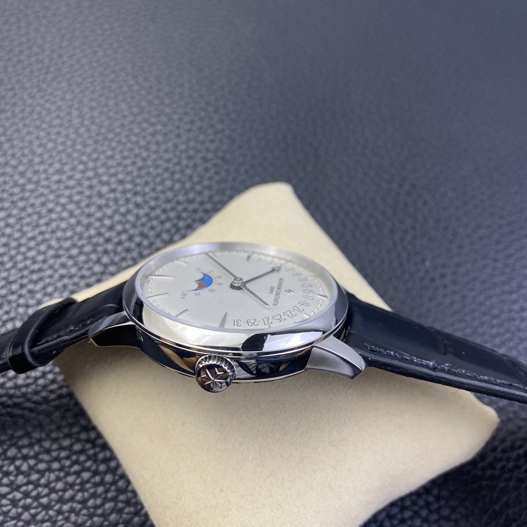 Vacheron Constantin Heritage Watch - Stainless Steel Case, Black Alligator Strap, Moon Phase & Date Display, Silver Dial Diameter 42.5 mm