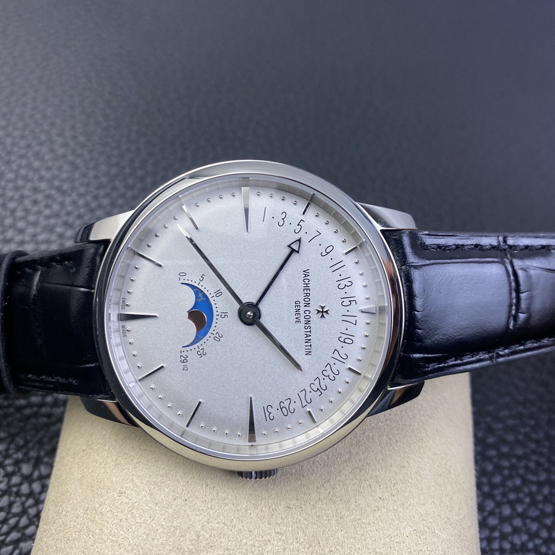 Vacheron Constantin Heritage Watch - Stainless Steel Case, Black Alligator Strap, Moon Phase & Date Display, Silver Dial Diameter 42.5 mm