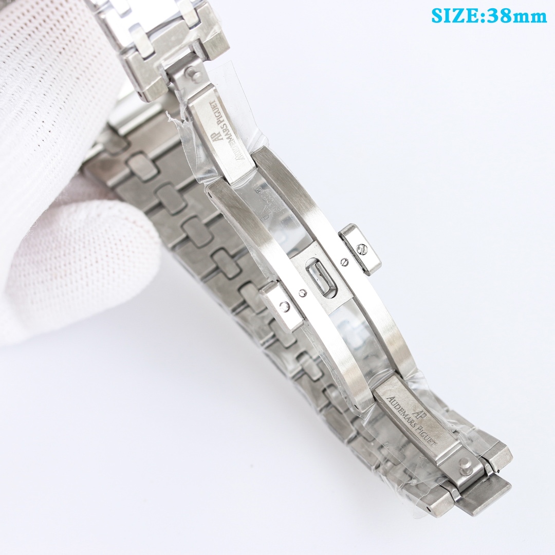 AUDEMARS PIGUET Royal Oak Chronograph Watch - 38mm Stainless Steel Case & Bracelet, Black Dial, Date Display