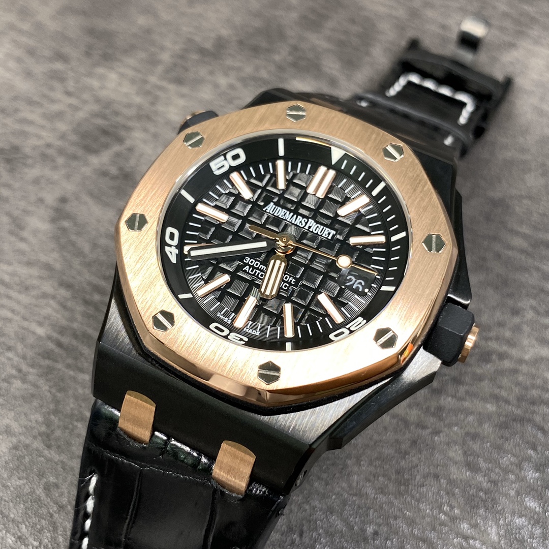 AUDEMARS PIGUET Royal Oak Offshore Dive Watch - 42mm Black Ceramic & 18K Rose Gold Case, Black Grid Dial, Date Display, Black Rubber Strap