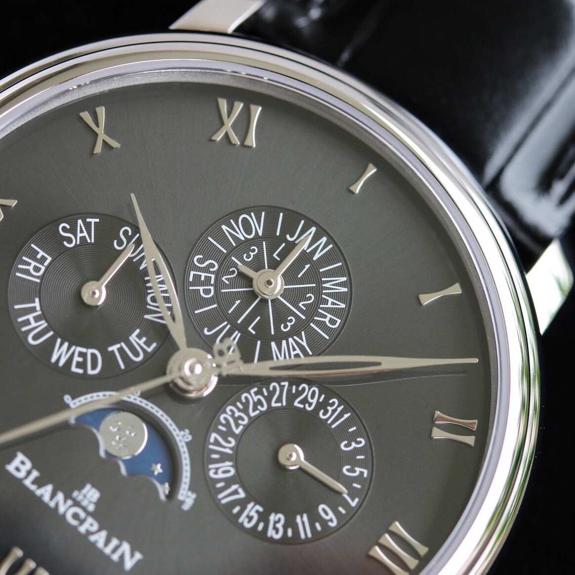 Blancpain Classic Collection 6656 Automatic Mechanical Watch, 42mm case diameter